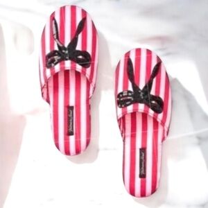 NEW VICTORIA’S SECRET Slippers Size 9 / Size 10 Striped Pink Red Dust Bag 206-16